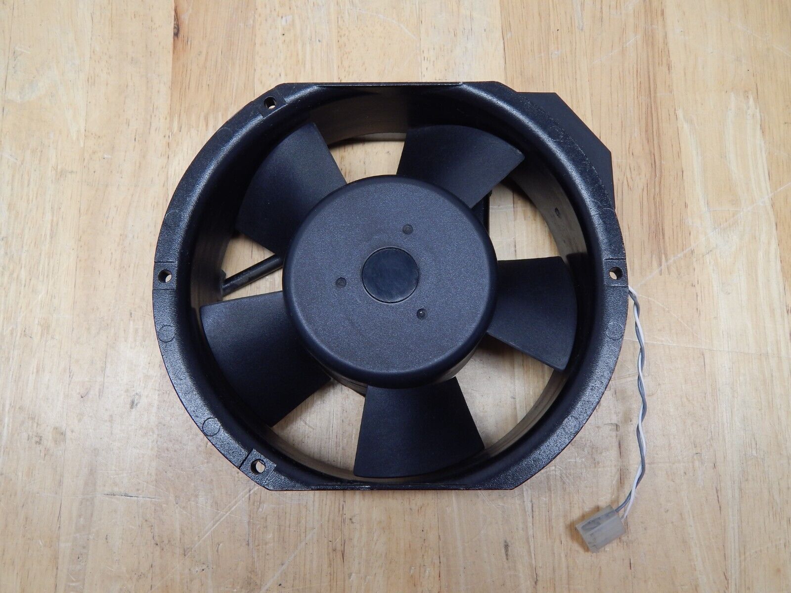 SUNON A1175-HBT EME P1175HBT 115V 0.23A 50Hz Fan, 90% new, (8 in stock) SUNON A1175-HBT EME P1175HBT 115V 0.23A 50Hz Fan, 90% new, (8 in stock)